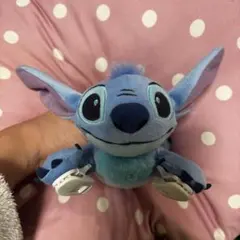 ディズニー スティッチ ぬいぐるみ 肩のせ クリップ　ぬいぐるみバッジ