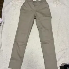GU ベージュ スキニーパンツ Sサイズ レギンスパンツ