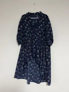 未使用品　4l 花柄チュニック　大きいサイズ　レディースのサムネイル