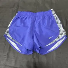 Nike 紫色 ショートパンツ