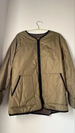 カーキ ノーカラージャケット フリース裏地リバーシブル キルティング×フリース