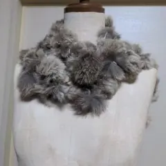 グレーラビット ファーポンポン マフラー