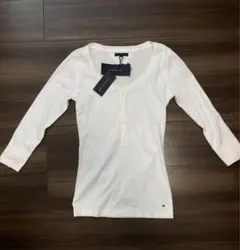 【新品タグ付き】TOMMY HILFIGER 長袖カットソー 白 Sサイズ
