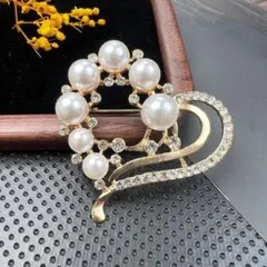新品♡ パールブローチ　ハート 卒業式　入学式【匿名配送】