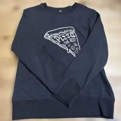 黒長袖トレーナー