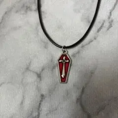 棺桶型 十字架 クロス ペンダント ネックレス シルバー調 赤 y2k