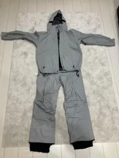 Burton AK グレー スノーボードウェア 上下セット　Lサイズ