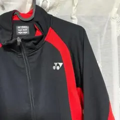 YONEX ジップアップジャケット XO 黒/赤