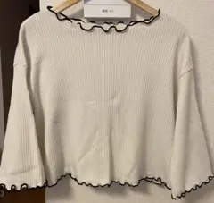 トップス　フリル