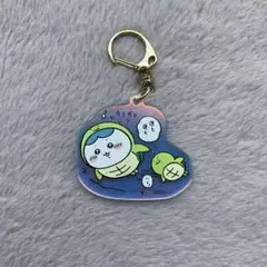 ちいかわ水族館　アクリルキーホルダー　ハチワレ