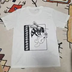 Beabadoobee Loveworm Tシャツ ホワイト