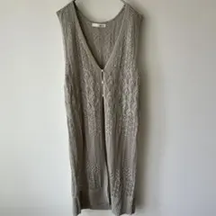 SHOO・LA・RUE 透かし編み ロングジレ ベスト M グレージュ 美品のサムネイル