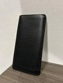 美品　Louis Vuitton エピレザー ブラック長財布