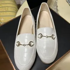 めく様専用‼️神戸シューズSUASHI ホワイト クロコ型押し ローファー