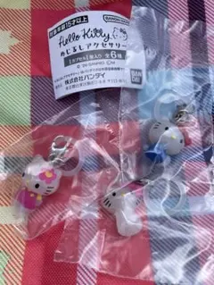 ハローキティ　めじるしアクセサリー　ガチャ