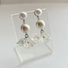 #510 3カラーフラワーとコットンパールの貼るピアス