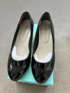 WAIKARU エナメルパンプス ブラックのサムネイル