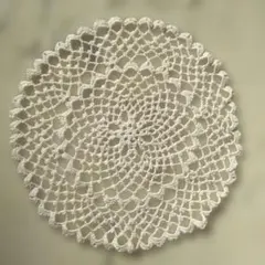 ホワイトレース編み円形ドイリー
