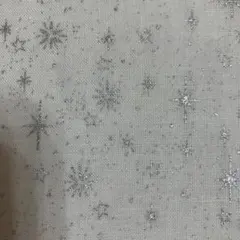 stoffabrics✨小柄 スター柄✨白地✨シルバーラメ✨39cm✨生地ハギレ