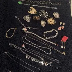 フ*ク様 昭和レトロなアクセサリーピアス，ブローチ、ネックレス　イヤリング　ブレ