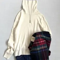ユニクロ　カシミヤタートルネックセーター　オフホワイト　M
