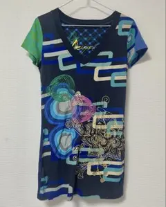 Desigual 半袖Tシャツ Vネック 総柄のサムネイル
