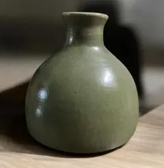 華道　作家在銘品　オリーブグリーン 陶器 花器 一輪挿し