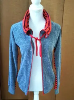 お値下げ！リーボック✤Reebok※デザインSWEATパーカー