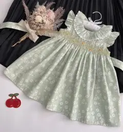新品 ミント フリル 手刺繍 スモッキングワンピース