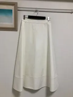 新品タグ付き　特価！　セオリーリュクス　フレアスカート　白 SKIRTS WITH A TWIST | Theory luxe[セオリーリュクス]公式通販サイト