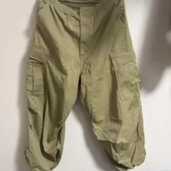 guカーゴパンツ カーキ色 サイドポケット付き
