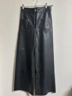 ZARA 黒 レザーワイドパンツ