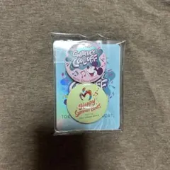 ディズニー ミセスグリーンアップル 缶バッジ&ステッカー　サマークールオフ