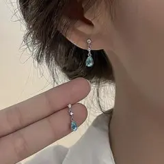 ✳️ブルージルコニア ドロップピアス　キラキラ✳️