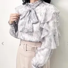 INGNI 袖フリル花柄シアーブラウス　グレー　ネイビー　コン　ブルー　フラワー
