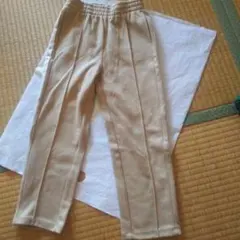 ☆新品未使用☆120㎝ ベージュ ストレートパンツ ゴムウエスト