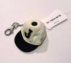 ★新品 2026 WBC キャップキーホルダー　NEWERA クロームホワイト