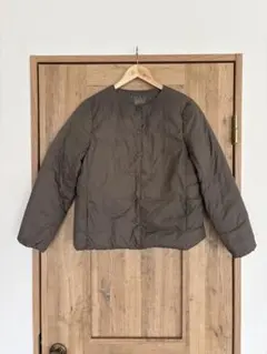 軽量ポケッタブルダウンジャケット　グレイッシュブラウン