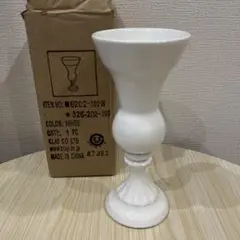 ほぼ未使用★CLAY ホワイト花瓶　9.6×高さ22.3 エレガントなインテリア