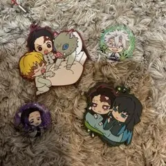 鬼滅の刃 キーホルダー、缶バッジ セット売り
