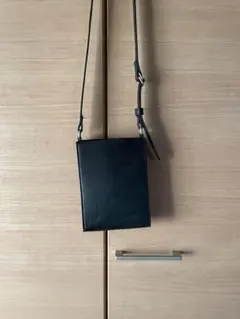 ショルダーバッグ　黒のレザー