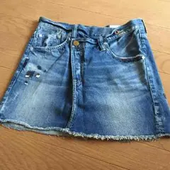 ミニスカートのサムネイル