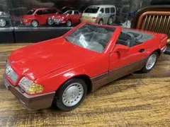 Mercedes-Benz 500 SL ミニカー レッド1/18のサムネイル