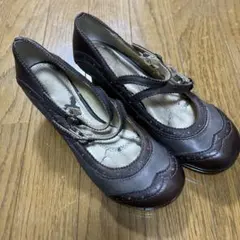 あしながおじさん　ブラウン レザー ストラップ付き パンプス