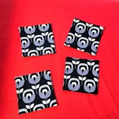 ①　コースター　北欧柄　お花　ブラック　ハンドメイド