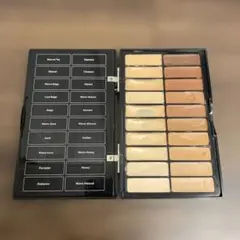 BOBBI BROWN BBUパレット（ファンデーション コンシーラーパレット）のサムネイル