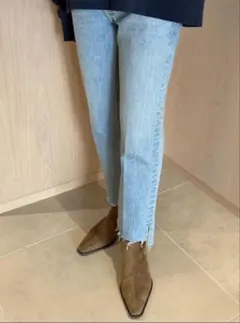 Mila Owen ミラオーウェン センタープレス裾段差デニム ライトブルー L