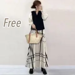 ポワン袖　チェックスカート セットアップ　キーネックベスト＆ブラウス