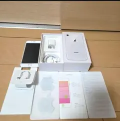 Apple iPhone 8 シルバー 本体と付属品