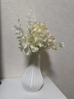 ホワイトアジサイのフラワーアレンジメント | フラワーベース＋造花セット